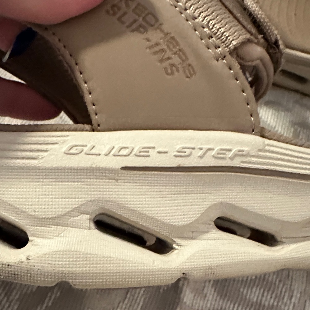 Skechers tan brown slip-on with white logo - Picture 8 of 11